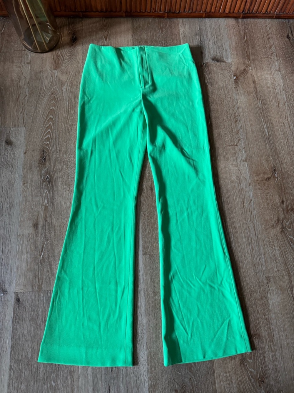 Alice + Olivia Garden Neon Green Flare Leg Trousers Size 4‎
